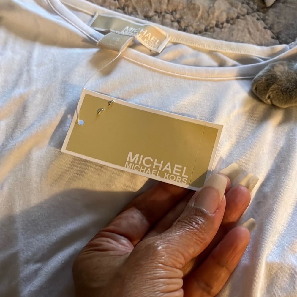 Soft , fun , light, covers hips